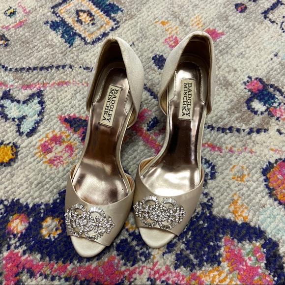 BADGLEY MISCHKA Champagne Wedding Heels 7.5 - Picture 1 of 4
